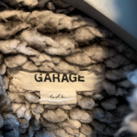 faux sherpa zip - Picture 4 of 4